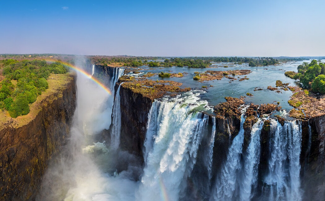 Prezentul sud-african, safari şi escapadă la Cascada Victoria