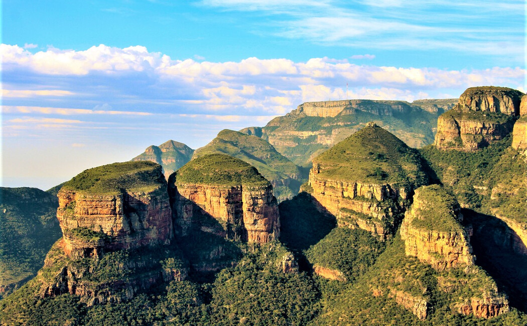Prezentul sud-african, safari şi escapadă la Cascada Victoria
