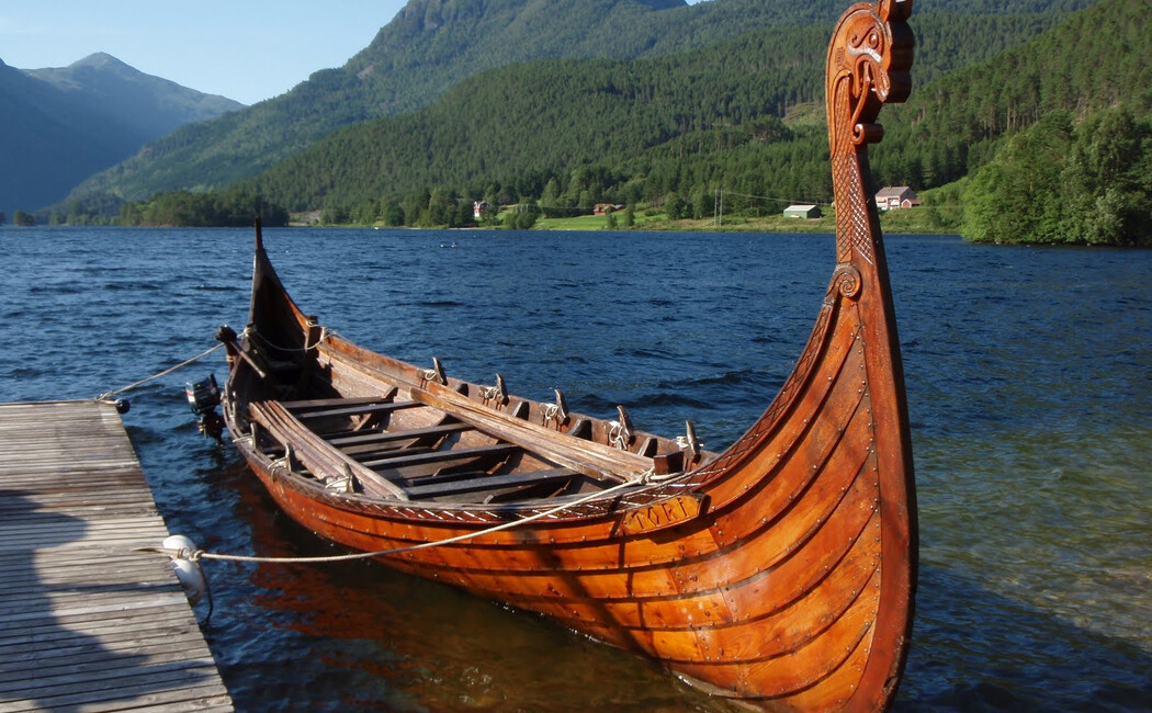 Simfonie de apă şi culoare pe tărâmurile vikingilor